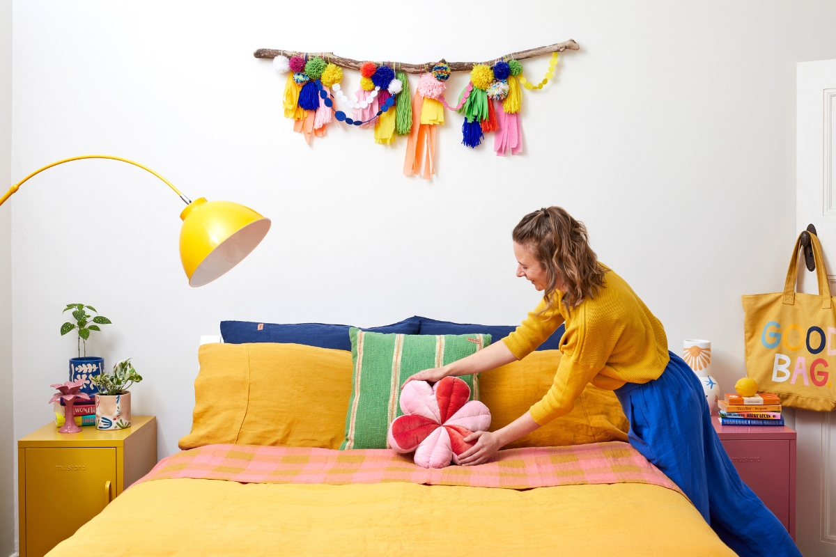 A colorful home tour with visual designer, Sophie Elinor!